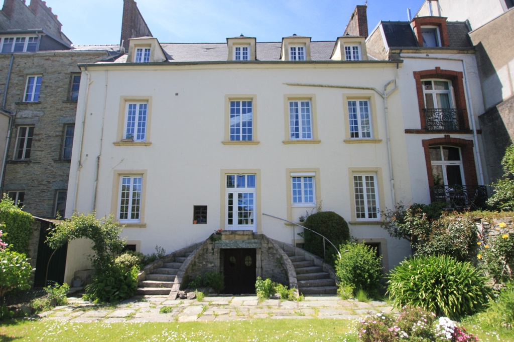 vente GRANDE MAISON DE VILLE A CHERBOURG